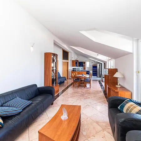 Lovely In Arbanija With Wi-fi Holiday home