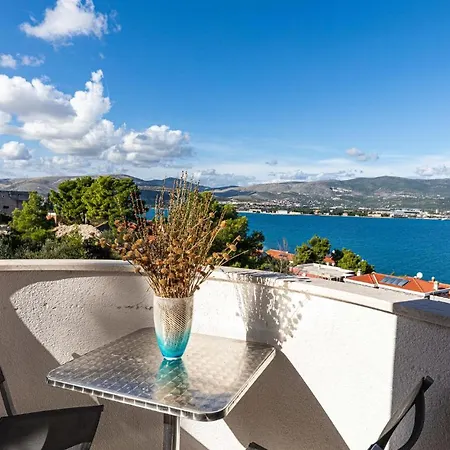 Lovely In Arbanija With Wi-fi Holiday home