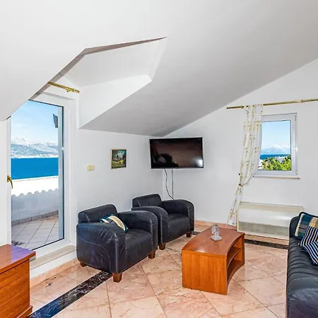 Lovely In Arbanija With Wi-fi Holiday home Trogir