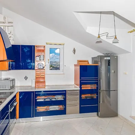 Lovely In Arbanija With Wi-fi Holiday home