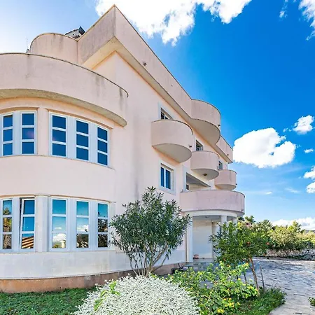 Lovely In Arbanija With Wi-fi Holiday home *